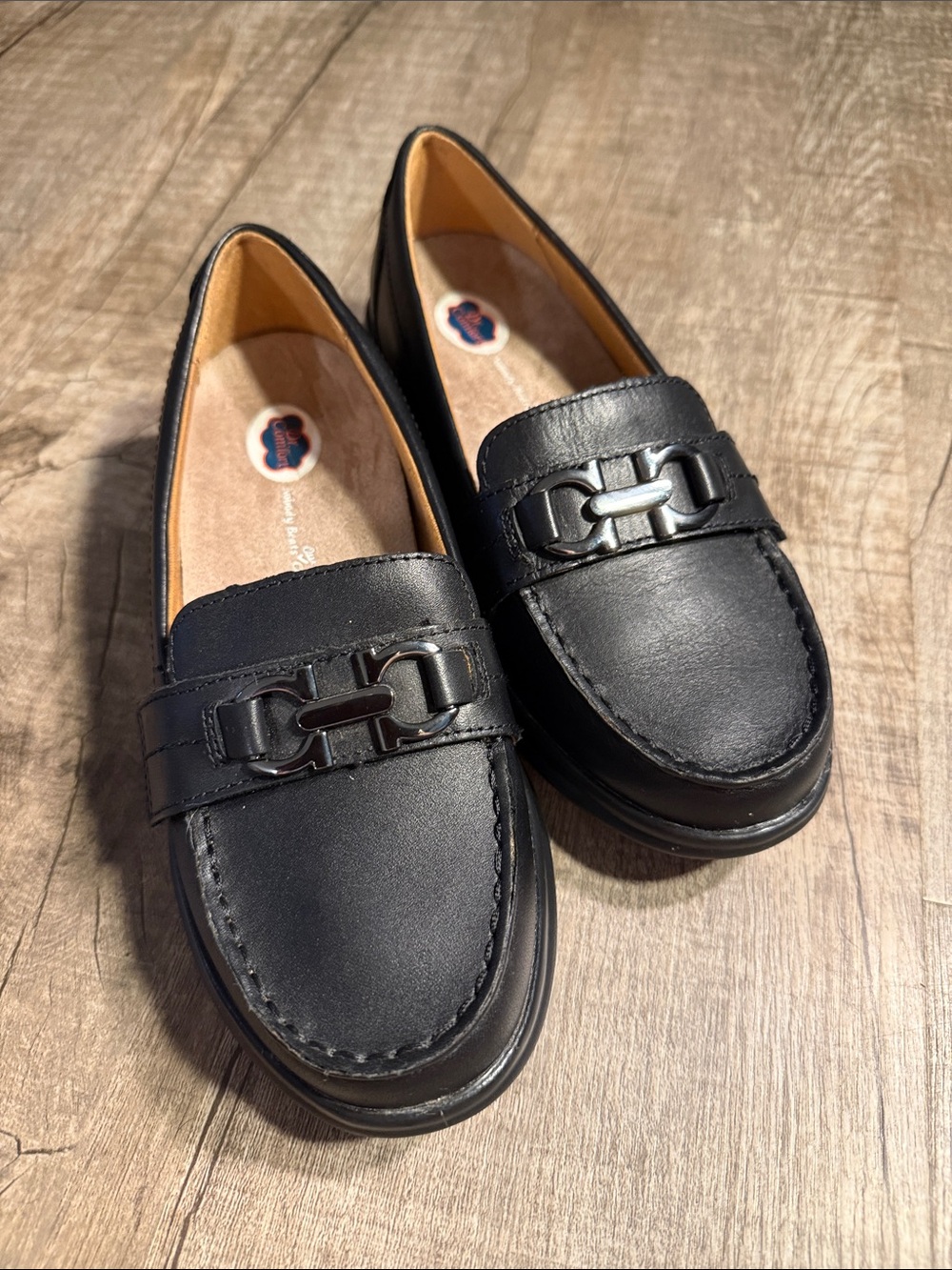 Dr. Comfort “Mallory”  Black Leather Loafers with Metal Chain Accent 6.5 wide